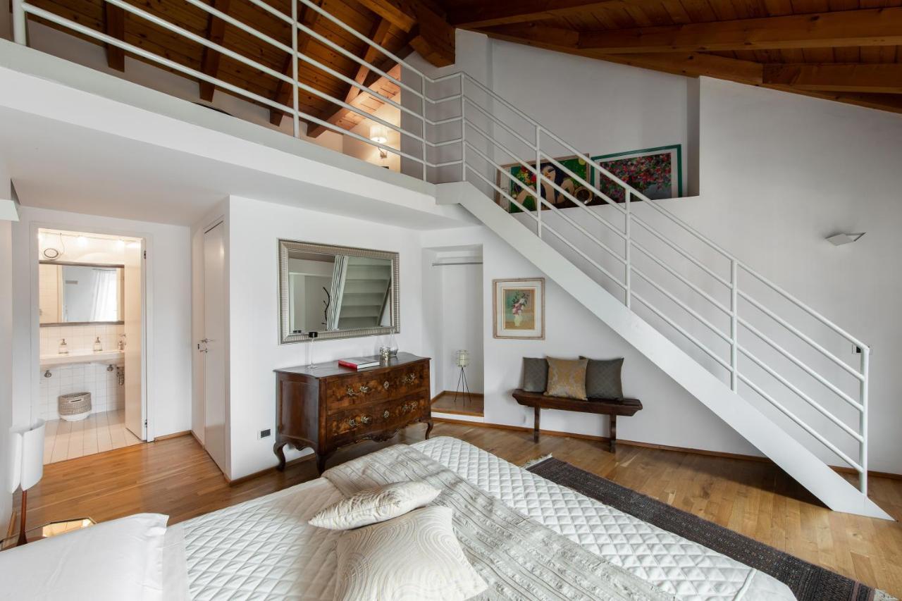 A Casa Nuccia Mansarda By Holiday Solutions Como Luaran gambar