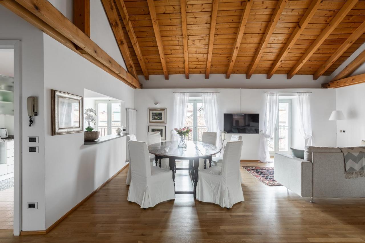 A Casa Nuccia Mansarda By Holiday Solutions Como Luaran gambar