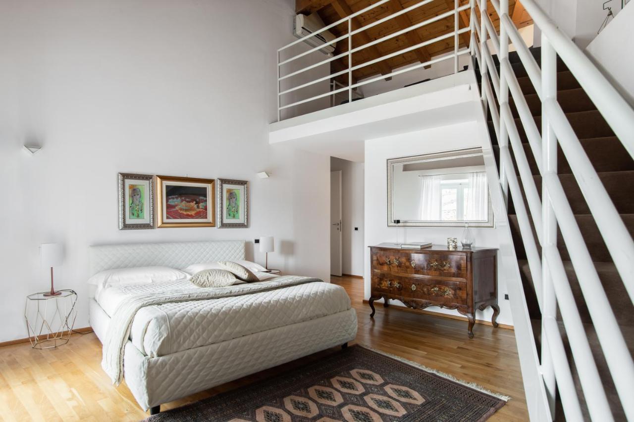 A Casa Nuccia Mansarda By Holiday Solutions Como Luaran gambar