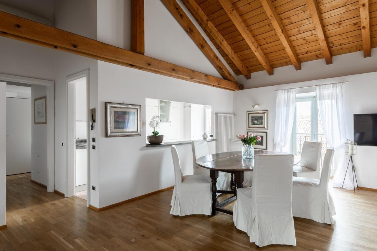 A Casa Nuccia Mansarda By Holiday Solutions Como Luaran gambar