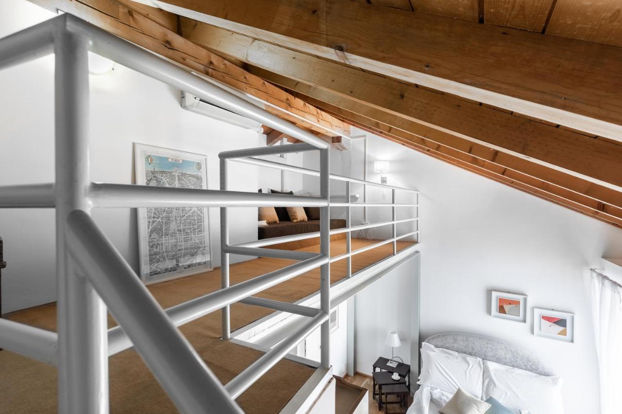 A Casa Nuccia Mansarda By Holiday Solutions Como Luaran gambar
