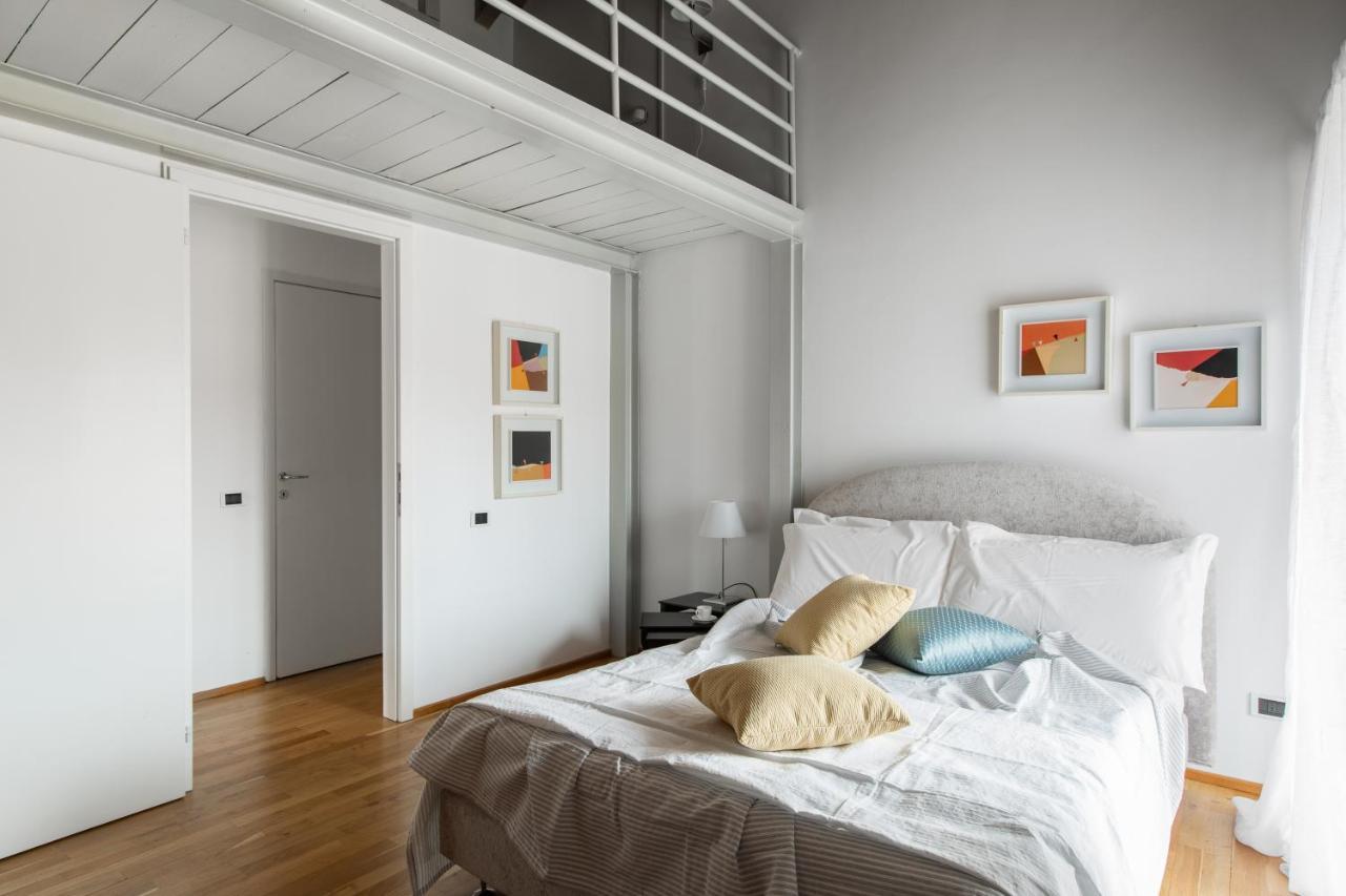 A Casa Nuccia Mansarda By Holiday Solutions Como Luaran gambar