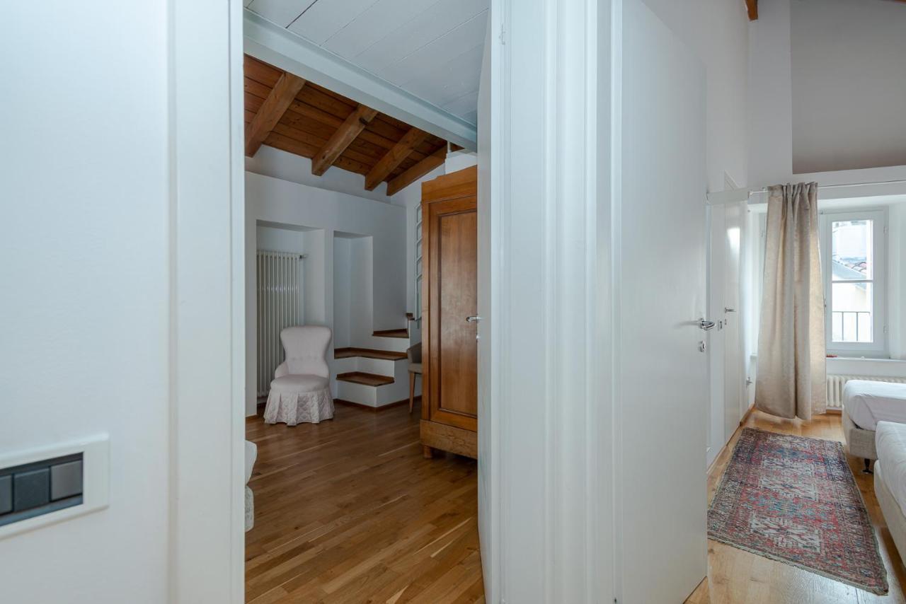 A Casa Nuccia Mansarda By Holiday Solutions Como Luaran gambar
