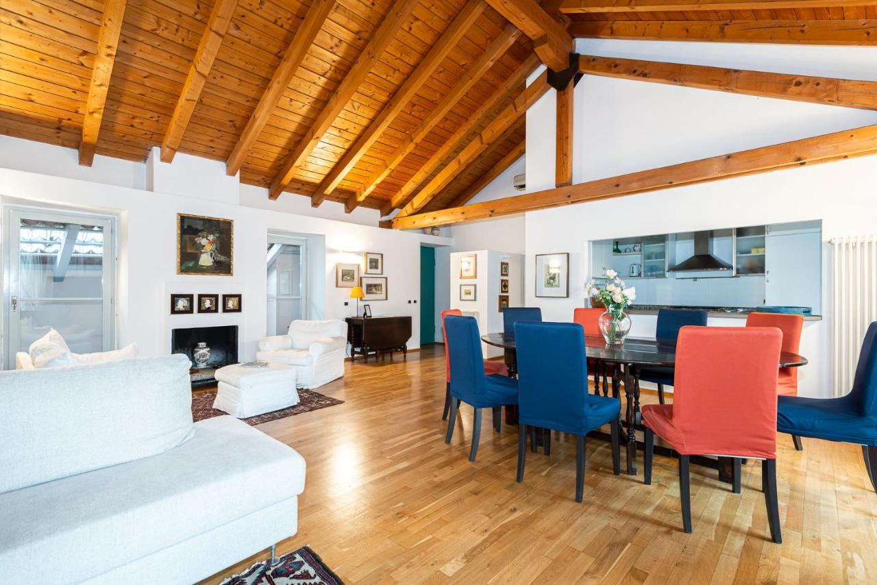 A Casa Nuccia Mansarda By Holiday Solutions Como Luaran gambar