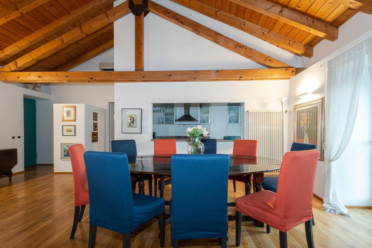 A Casa Nuccia Mansarda By Holiday Solutions Como Luaran gambar